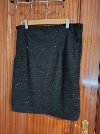 Falda negra con lentejuelas