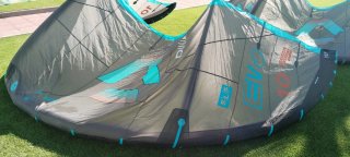 Cometa Kitesurf Duotone Evo SLS 10m