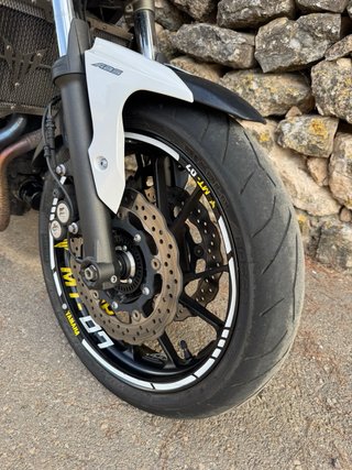Yamaha MT-07 Blanca