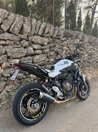 Yamaha MT-07 Blanca