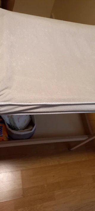 Cambiador de bebé de madera de Ikea