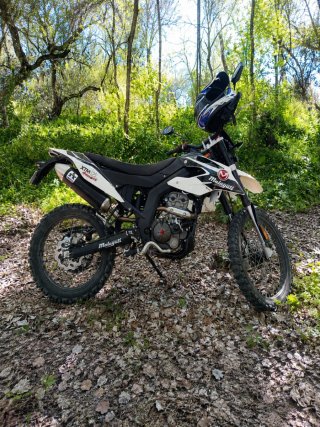 Malaguti XTM 125cc Enduro Moto Nueva