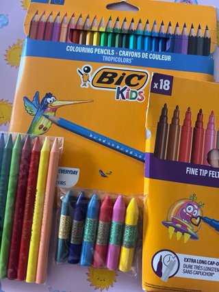 Confezione cancelleria BIC Kids con matite e pennarelli