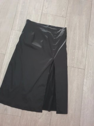Falda midi Shein negra con abertura