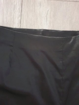 Falda midi Shein negra con abertura