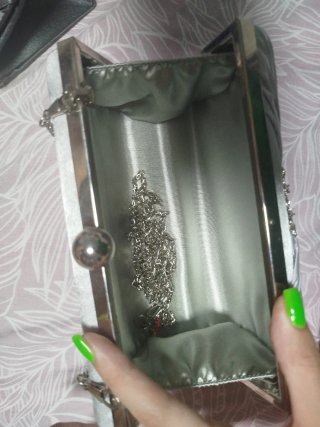 Bolso de fiesta plateado con pedrería