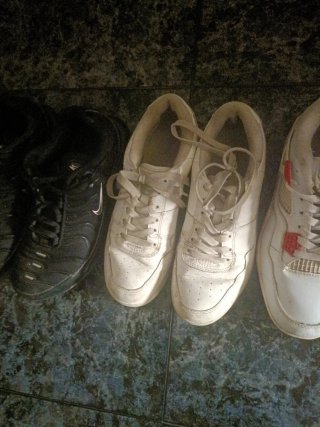 Conjunto de Zapatillas deportivas negras y blancas