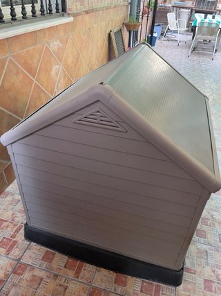 Caseta para perro de plástico
