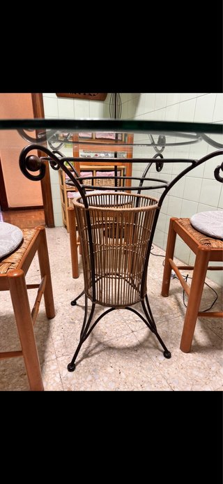 Mesa Comedor cristal , hierro y ratán REBAJADO:60€