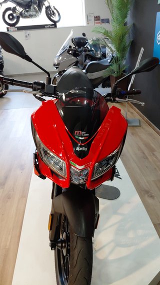 Aprilia Tuono 125 Negra/Roja