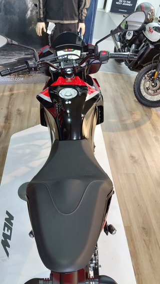 Aprilia Tuono 125 Negra/Roja