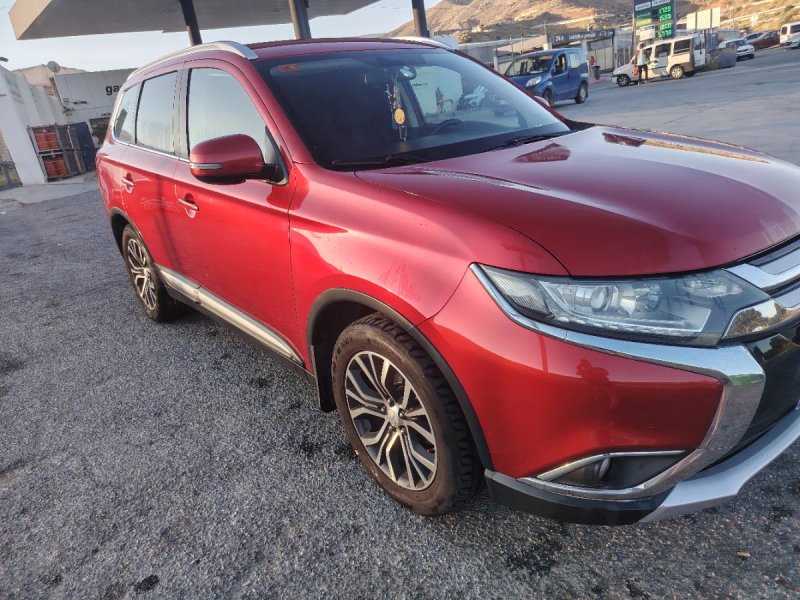 Mitsubishi Outlander 2016 - foto 1