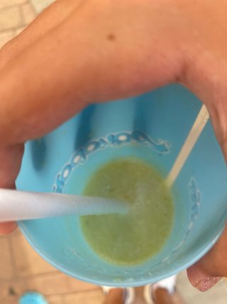 Vaso azul para batido de banana