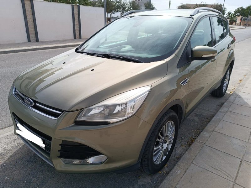 Ford Kuga 2014 - foto 1