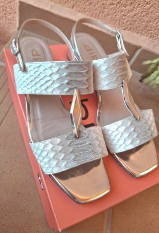 Sandalias Dibia Talla 41 Gris Plata y blanca