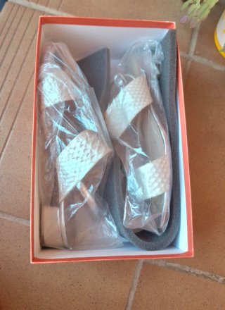 Sandalias Dibia Talla 41 Gris Plata y blanca