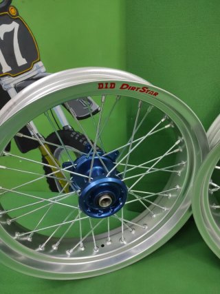 Kit llantas Supermotard D.I.D. Yamaha YZ/YZF
