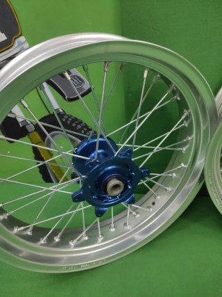 Kit llantas Supermotard D.I.D. Yamaha YZ/YZF