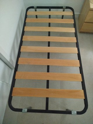 Somier metálico con láminas de madera