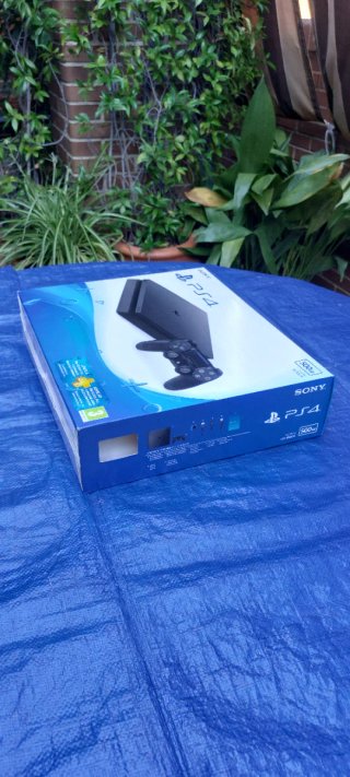 CAJA PS4 Slim 500GB