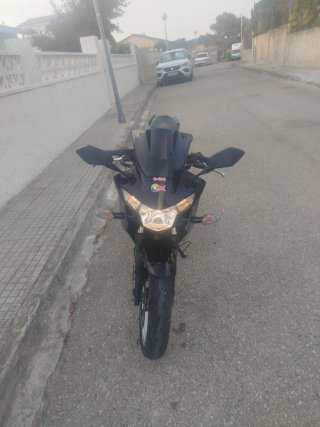 Honda CBR 250R Negra