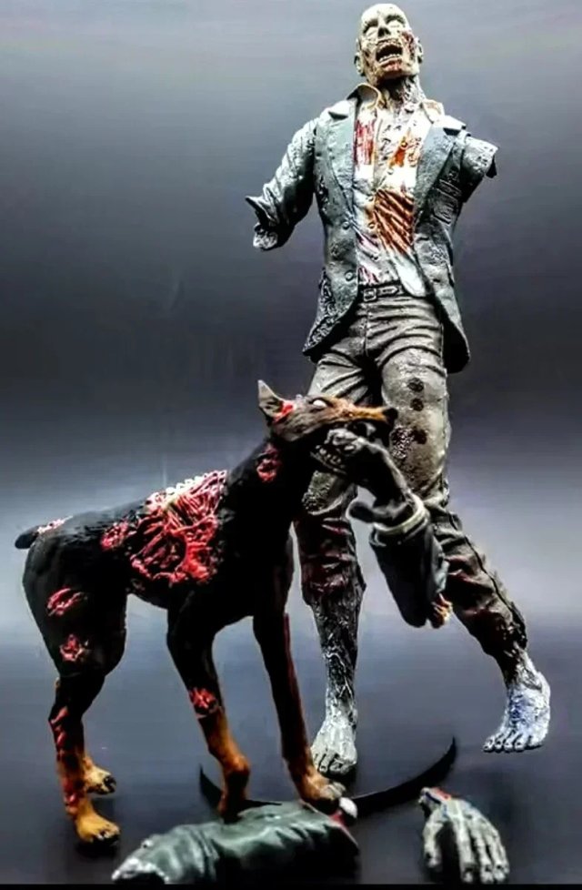 FIGURA NECA "ZOMBIE CON PERRO.RESIDENT EVIL".