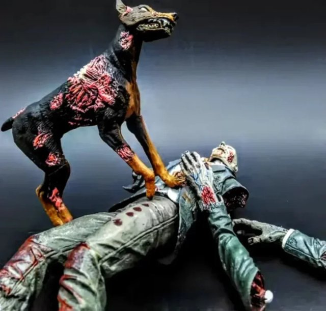 FIGURA NECA "ZOMBIE CON PERRO.RESIDENT EVIL".