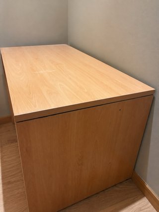 Tavolo in legno massello per ufficio