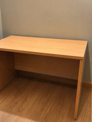 Tavolo in legno massello per ufficio