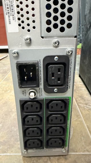 Smart-UPS SMT3000RMI2UC SAI APC