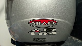 Dos cascos de moto SHIRO y SHAD