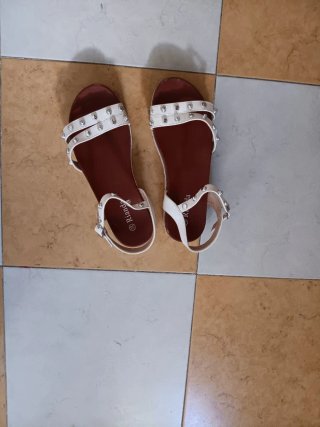 Zapatos y sandalias blancos talla 36