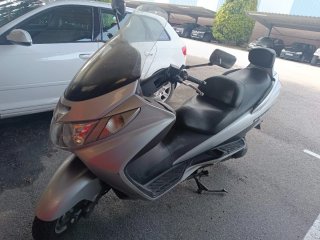 Suzuki Burgman 400 Maxi Scooter