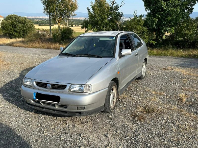 SEAT Cordoba 1999 - foto 1