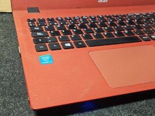 Ordenador portátil Acer E5-573G-32PK Rojo