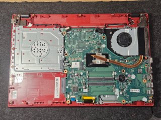 Ordenador portátil Acer E5-573G-32PK Rojo