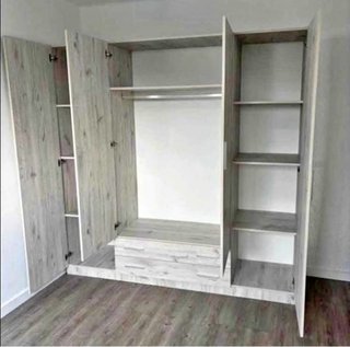 Armarios de madera blancos y marrones