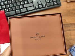 Reloj Patek Phillippe, nuevo con precintos.
