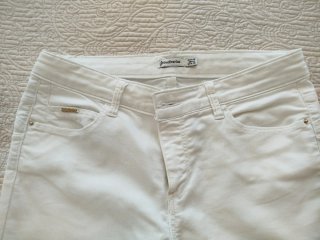 Vaquero pitillo blanco Stradivarius Talla 38