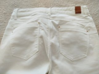 Vaquero pitillo blanco Stradivarius Talla 38