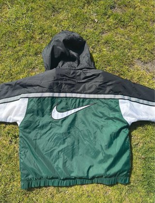 Chaqueta Nike Retro Negra y Verde