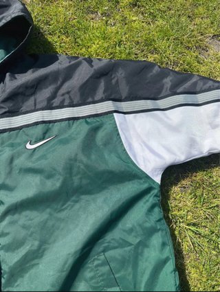 Chaqueta Nike Retro Negra y Verde