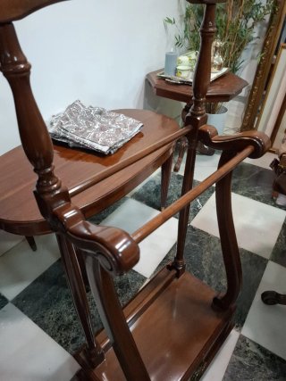 Galán de noche de madera