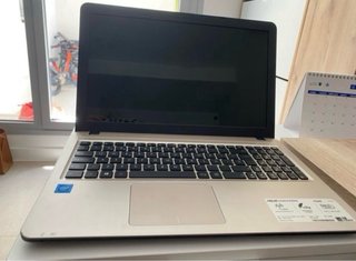 Portátil ASUS F540S Negro/Dorado