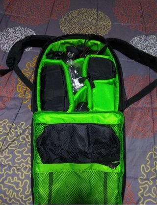 Canon EOS 1000D + 2 objetivos + Mochila accesorios