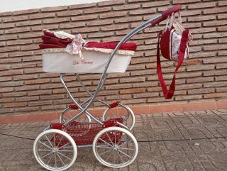 Carrito de Muñecas Clásico De Cuevas