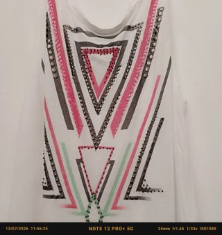 Camiseta tirantes finos con estampado