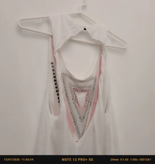Camiseta tirantes finos con estampado