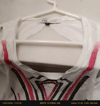 Camiseta tirantes finos con estampado