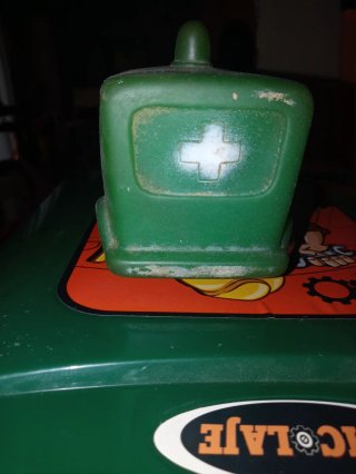 Ambulancia de goma verde 01